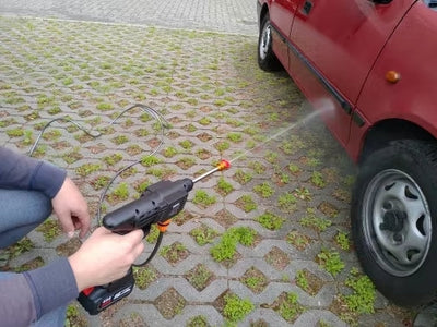 Cliente utilizando una hidrolimpiadora portátil